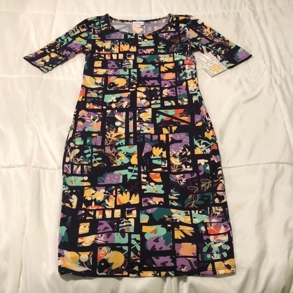 NWT LuLaRoe Julia dress with design - Picture 1 of 7